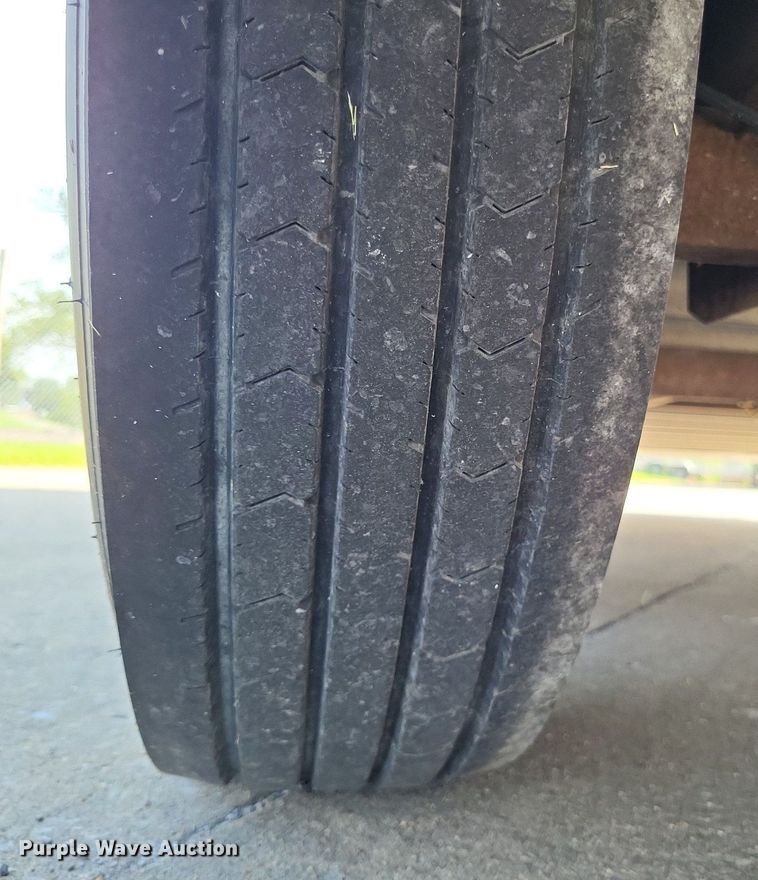 image for item LS9698 2006 Featherlite 4926-8628  enclosed cargo trailer