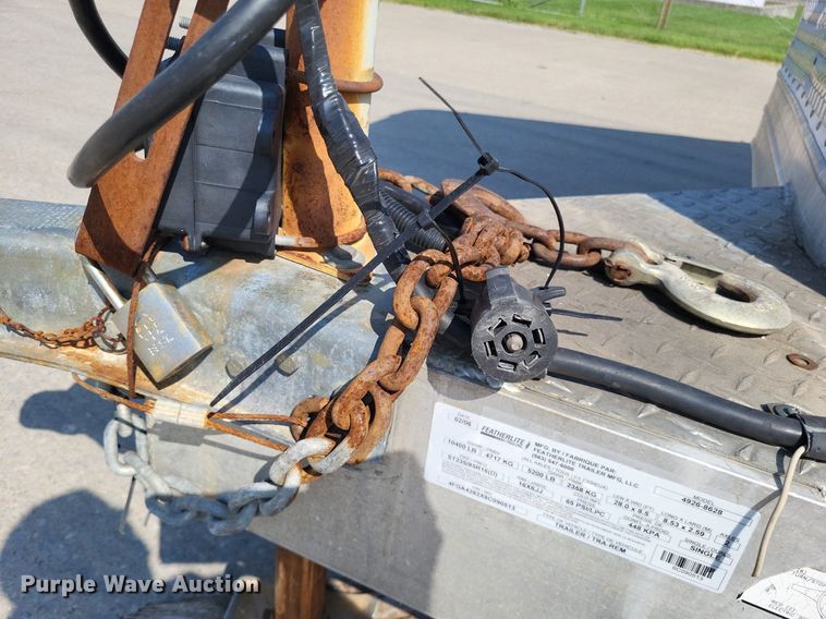 image for item LS9698 2006 Featherlite 4926-8628  enclosed cargo trailer