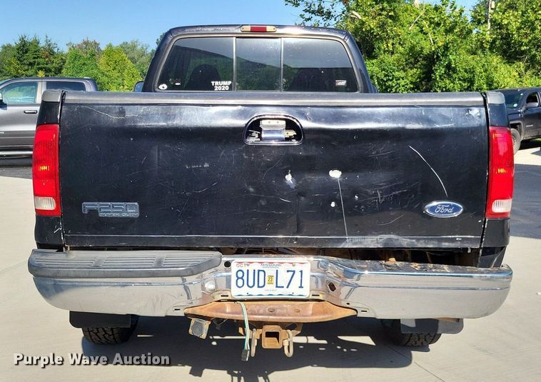 image for item LS9701 1999 Ford F250 Super Duty XLT  SuperCab pickup truck