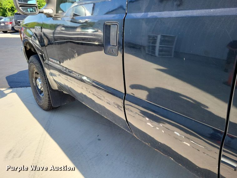 image for item LS9701 1999 Ford F250 Super Duty XLT  SuperCab pickup truck