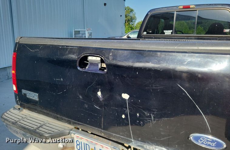 image for item LS9701 1999 Ford F250 Super Duty XLT  SuperCab pickup truck