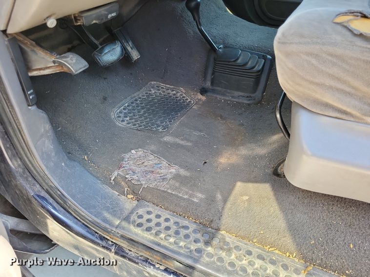 image for item LS9701 1999 Ford F250 Super Duty XLT  SuperCab pickup truck