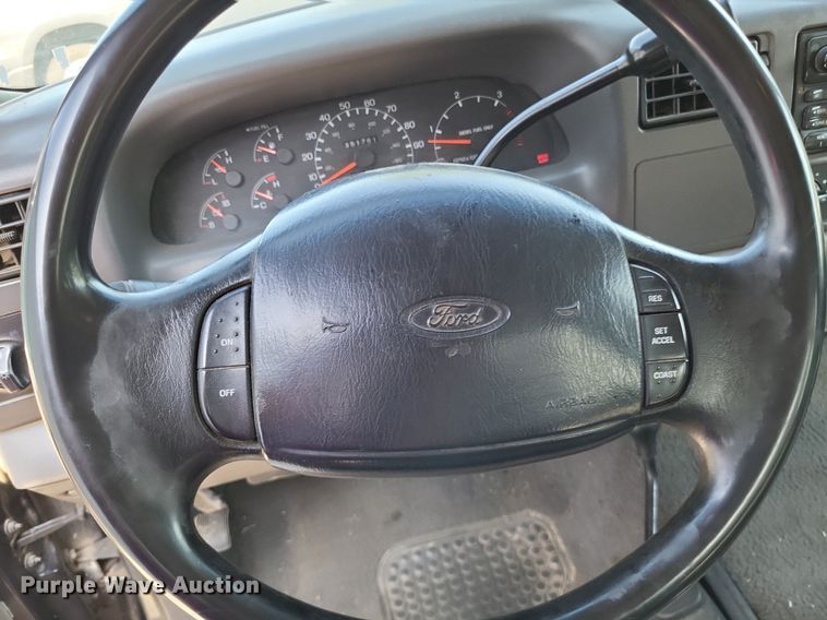 image for item LS9701 1999 Ford F250 Super Duty XLT  SuperCab pickup truck