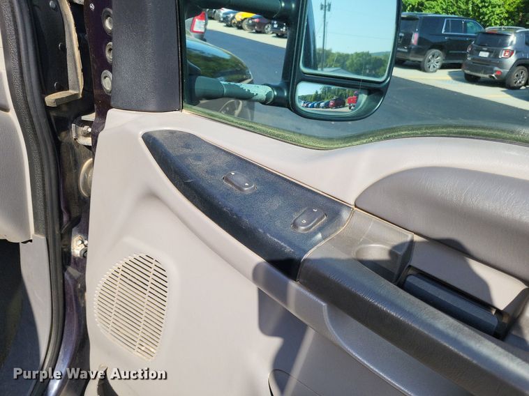 image for item LS9701 1999 Ford F250 Super Duty XLT  SuperCab pickup truck