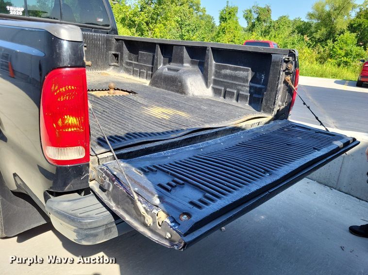 image for item LS9701 1999 Ford F250 Super Duty XLT  SuperCab pickup truck