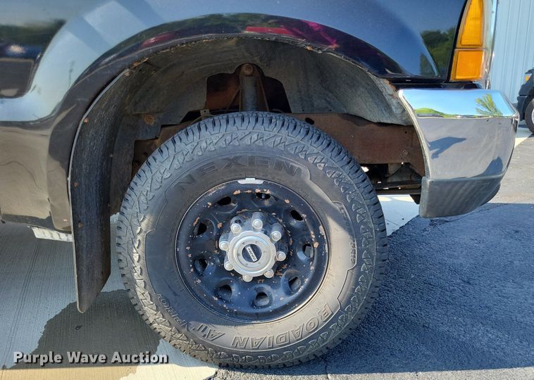 image for item LS9701 1999 Ford F250 Super Duty XLT  SuperCab pickup truck