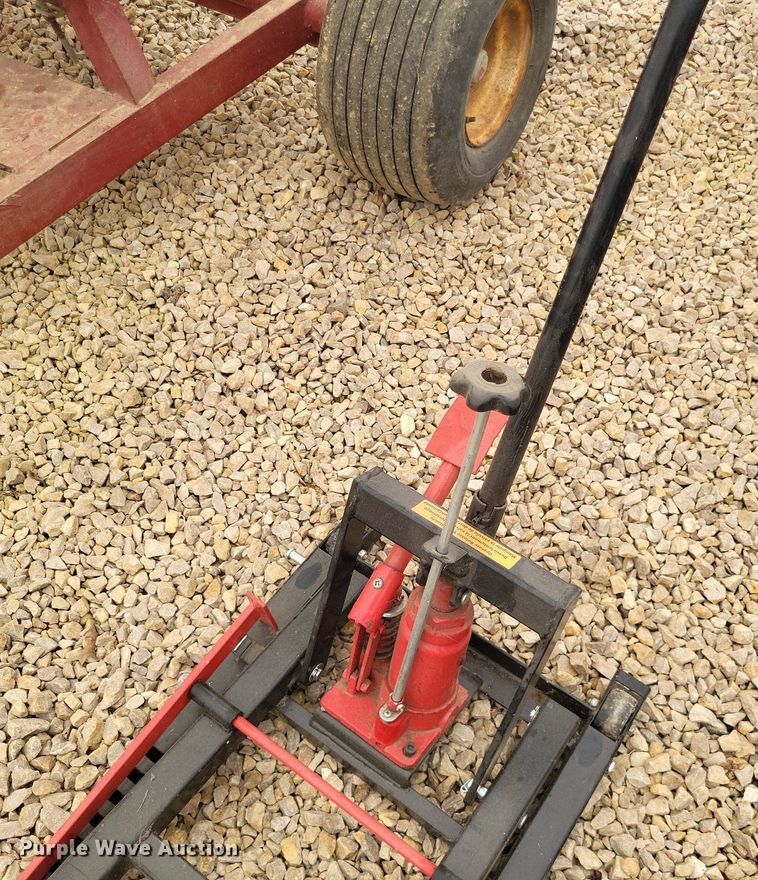 image for item LS9704 Lawn and garden equipment