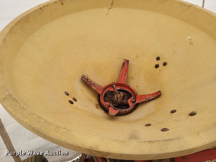 image for item LS9704 Lawn and garden equipment