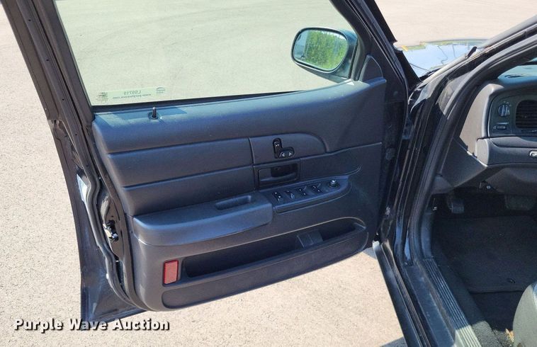 image for item LS9719 2010 Ford Crown Victoria Police Interceptor