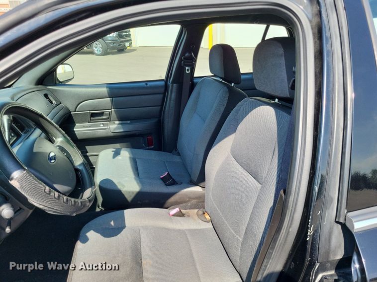 image for item LS9719 2010 Ford Crown Victoria Police Interceptor