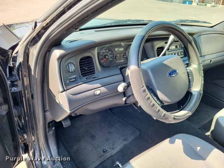 image for item LS9719 2010 Ford Crown Victoria Police Interceptor