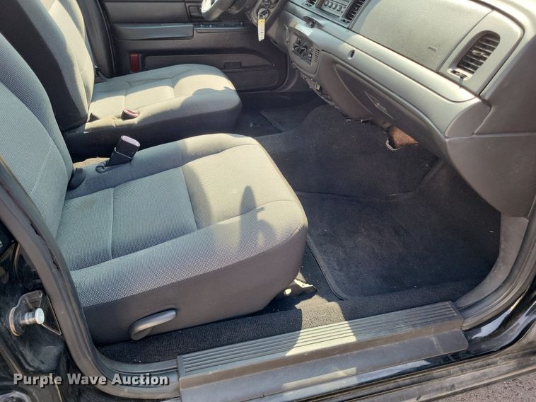 image for item LS9719 2010 Ford Crown Victoria Police Interceptor