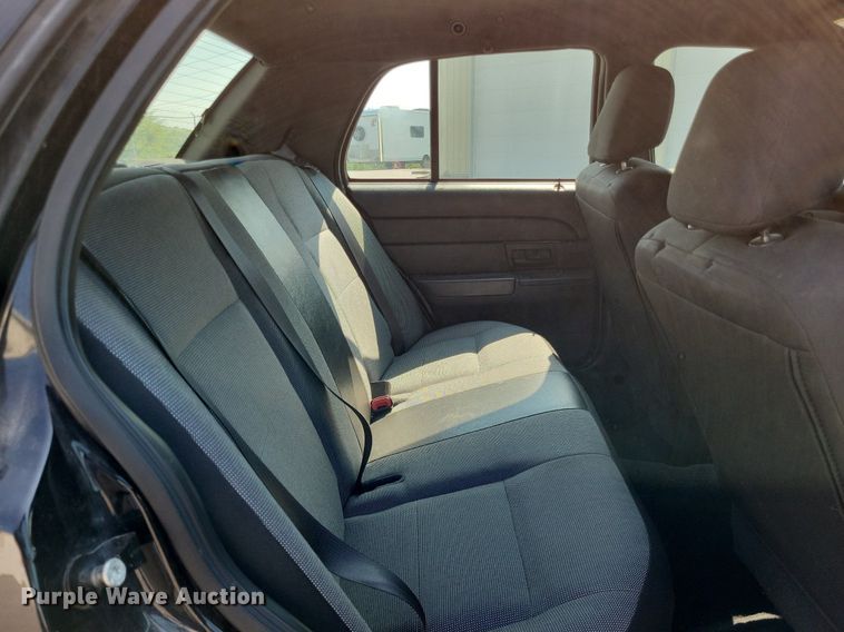 image for item LS9719 2010 Ford Crown Victoria Police Interceptor