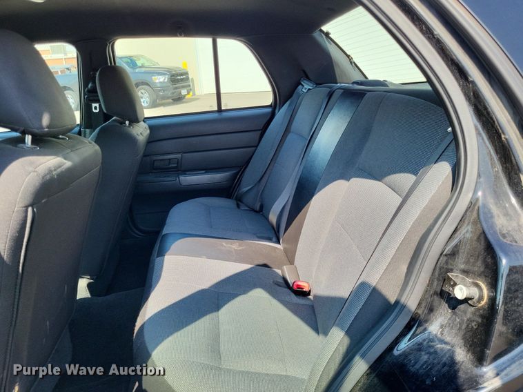 image for item LS9719 2010 Ford Crown Victoria Police Interceptor