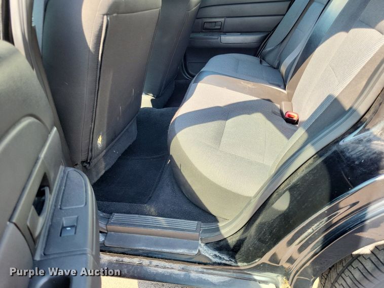 image for item LS9719 2010 Ford Crown Victoria Police Interceptor