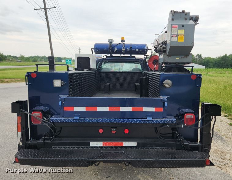 image for item LX9617 2002 Ford F450 Super Duty XL  utility / service truck