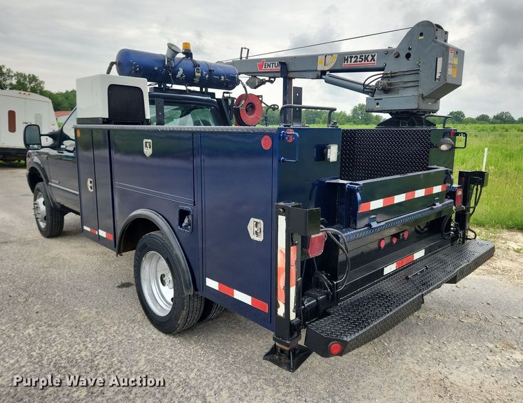 image for item LX9617 2002 Ford F450 Super Duty XL  utility / service truck