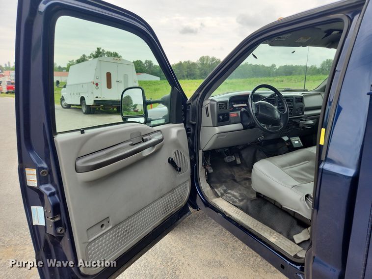 image for item LX9617 2002 Ford F450 Super Duty XL  utility / service truck