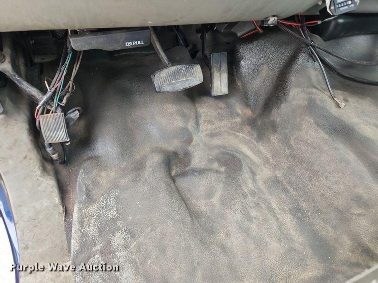 image for item LX9617 2002 Ford F450 Super Duty XL  utility / service truck