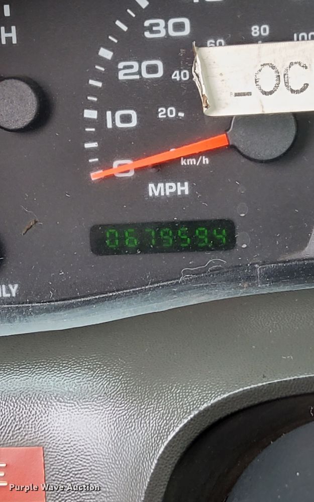 image for item LX9617 2002 Ford F450 Super Duty XL  utility / service truck