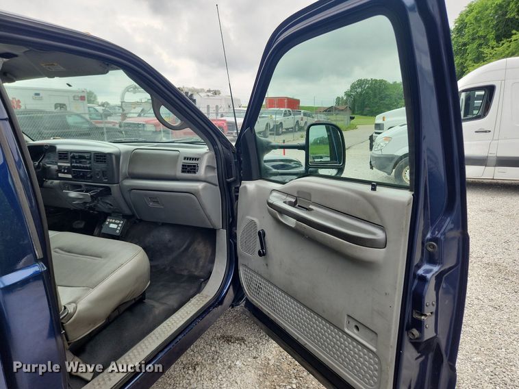 image for item LX9617 2002 Ford F450 Super Duty XL  utility / service truck