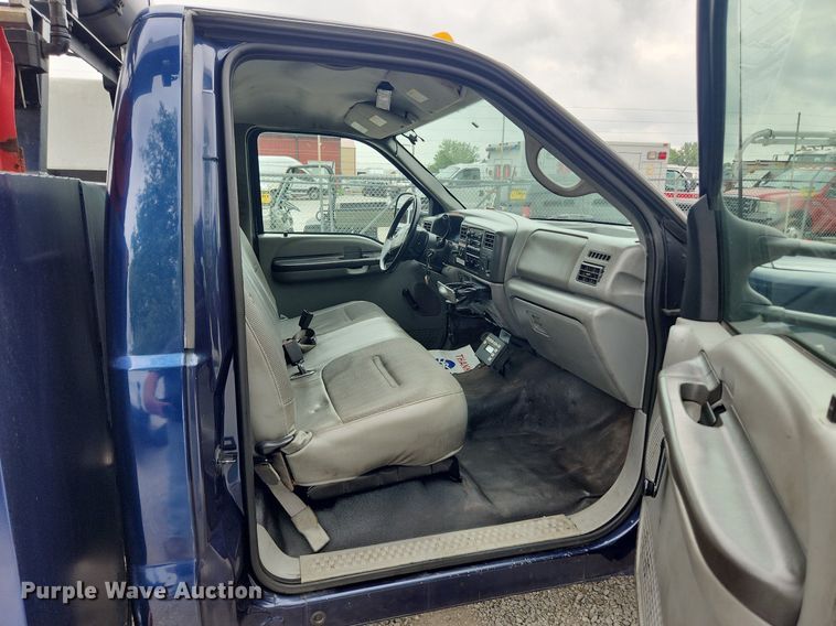 image for item LX9617 2002 Ford F450 Super Duty XL  utility / service truck