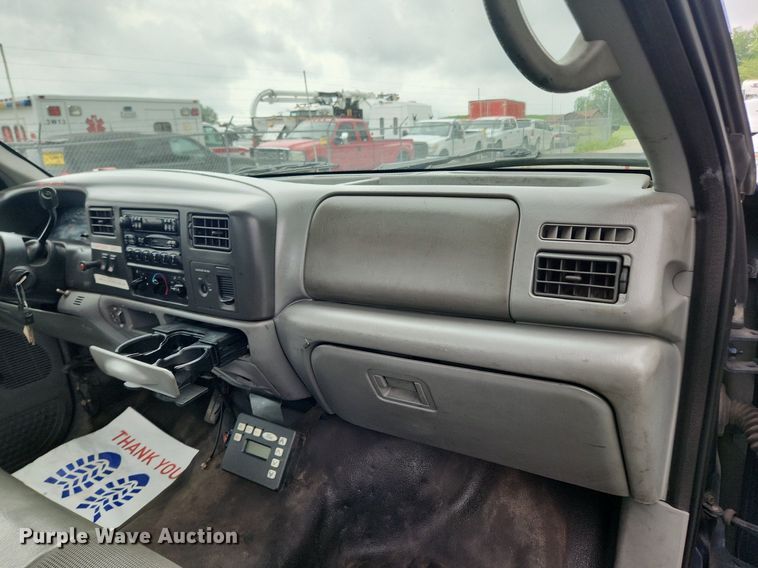 image for item LX9617 2002 Ford F450 Super Duty XL  utility / service truck