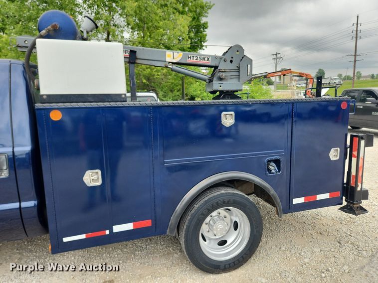 image for item LX9617 2002 Ford F450 Super Duty XL  utility / service truck