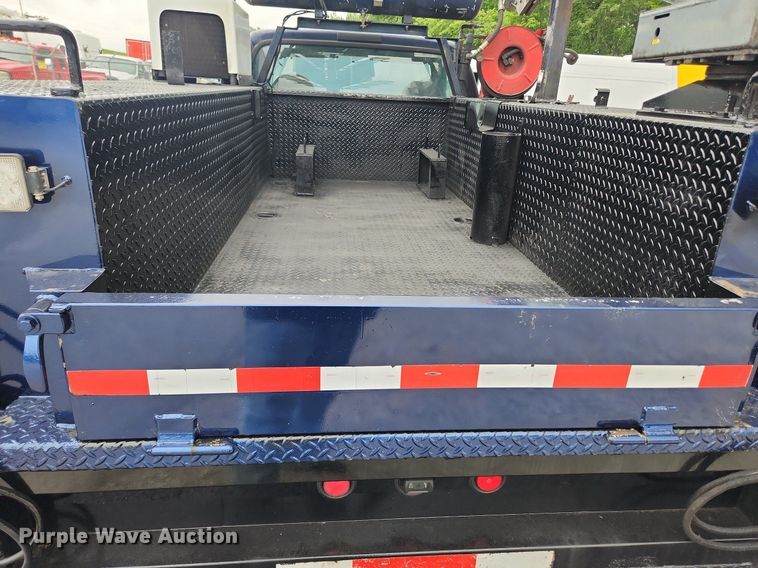 image for item LX9617 2002 Ford F450 Super Duty XL  utility / service truck