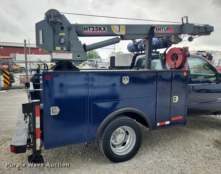 image for item LX9617 2002 Ford F450 Super Duty XL  utility / service truck