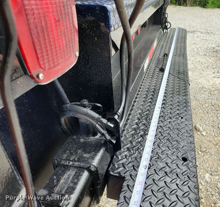 image for item LX9617 2002 Ford F450 Super Duty XL  utility / service truck