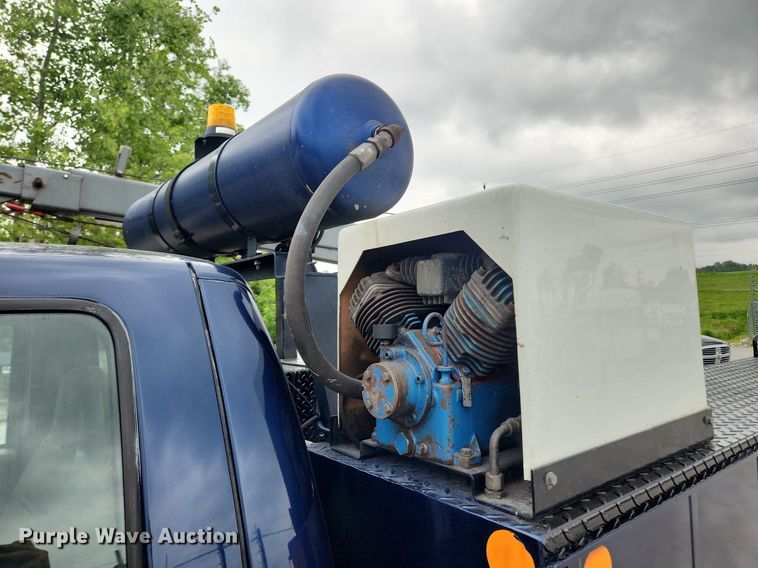 image for item LX9617 2002 Ford F450 Super Duty XL  utility / service truck