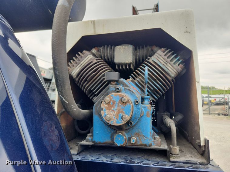 image for item LX9617 2002 Ford F450 Super Duty XL  utility / service truck