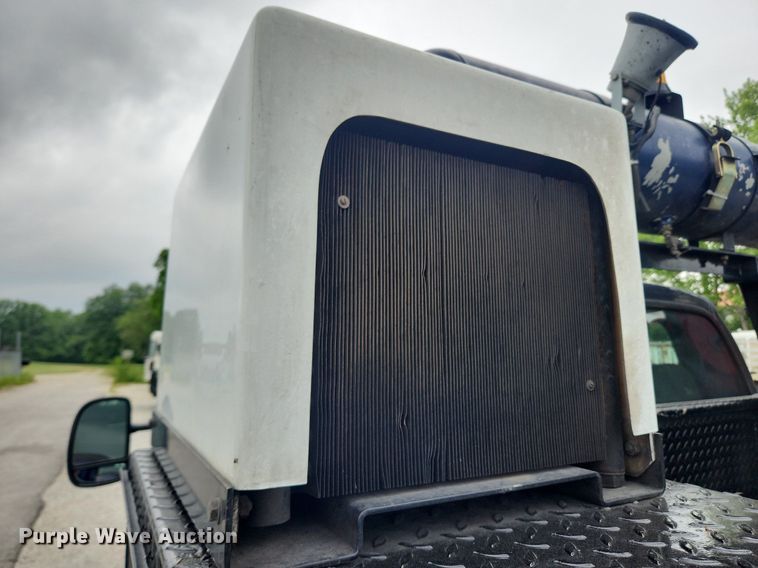 image for item LX9617 2002 Ford F450 Super Duty XL  utility / service truck