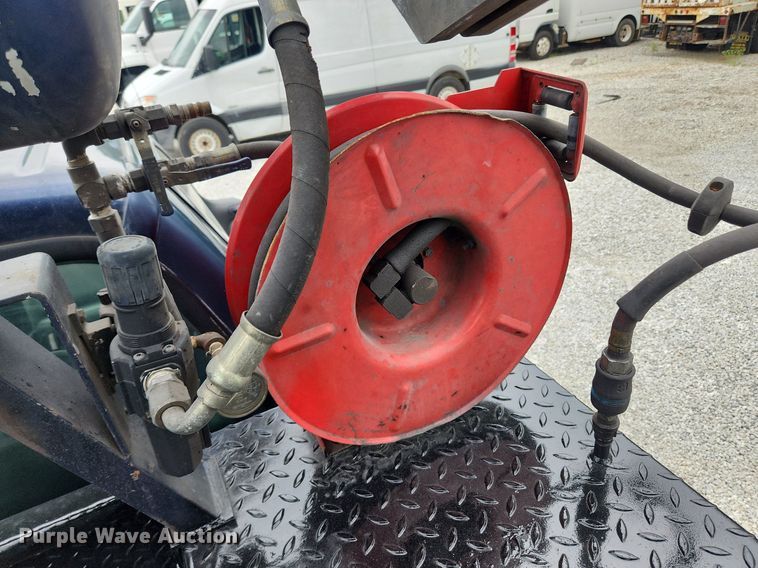 image for item LX9617 2002 Ford F450 Super Duty XL  utility / service truck