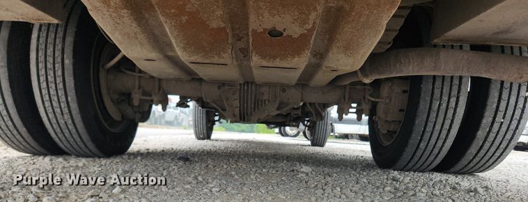 image for item LX9617 2002 Ford F450 Super Duty XL  utility / service truck