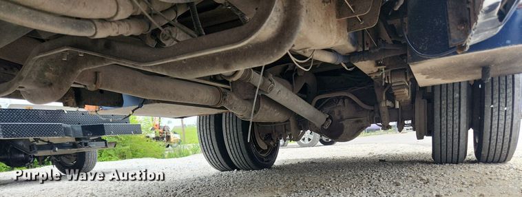 image for item LX9617 2002 Ford F450 Super Duty XL  utility / service truck