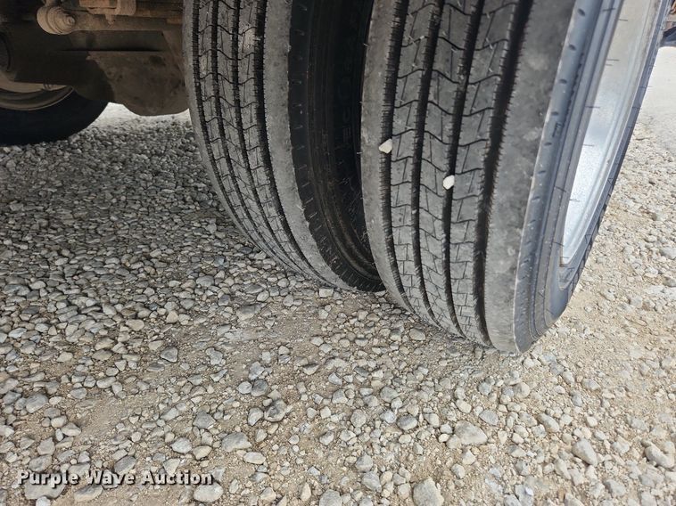 image for item LX9617 2002 Ford F450 Super Duty XL  utility / service truck