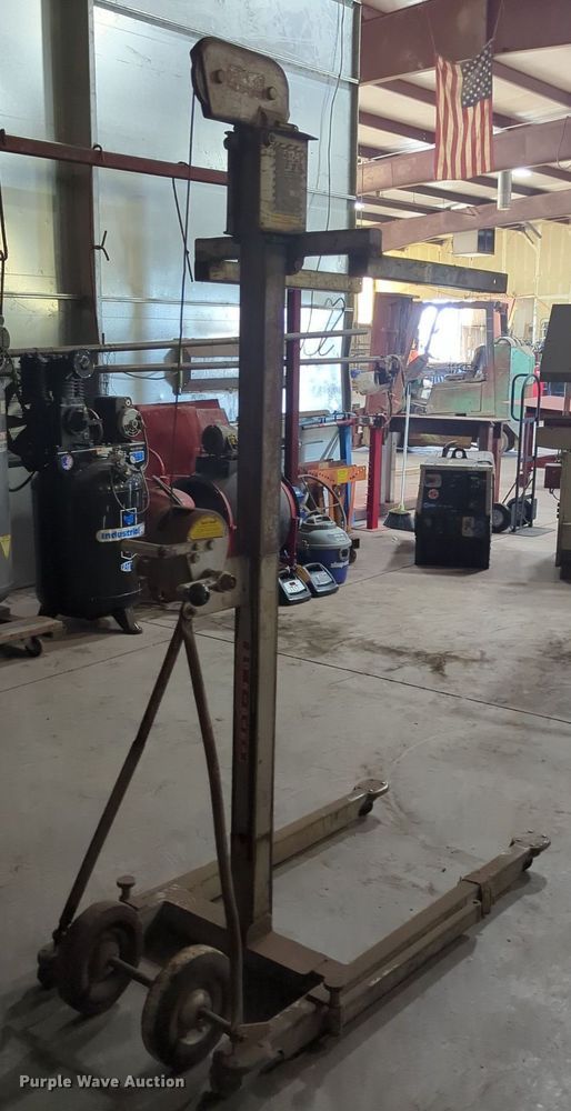 image for item LY9370 Brown 512A  material lift