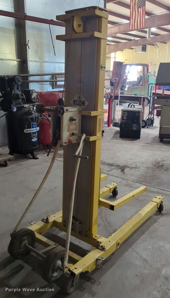 image for item LY9371 Sumner 720  material lift