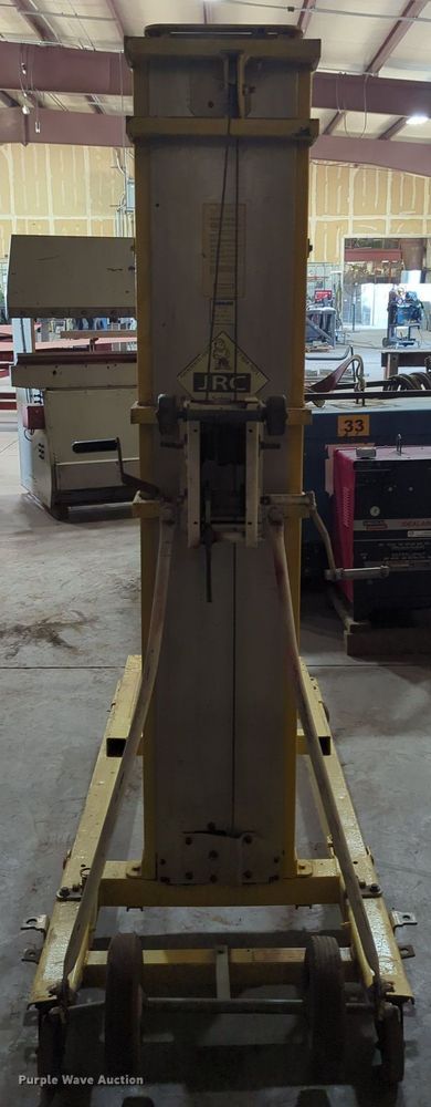 image for item LY9371 Sumner 720  material lift