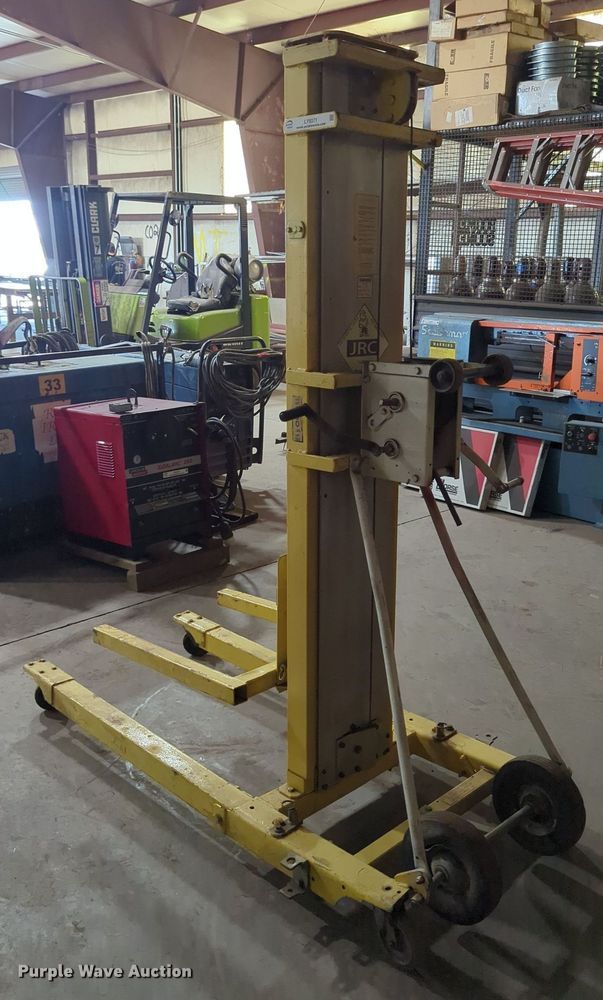 image for item LY9371 Sumner 720  material lift