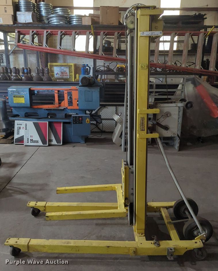 image for item LY9371 Sumner 720  material lift