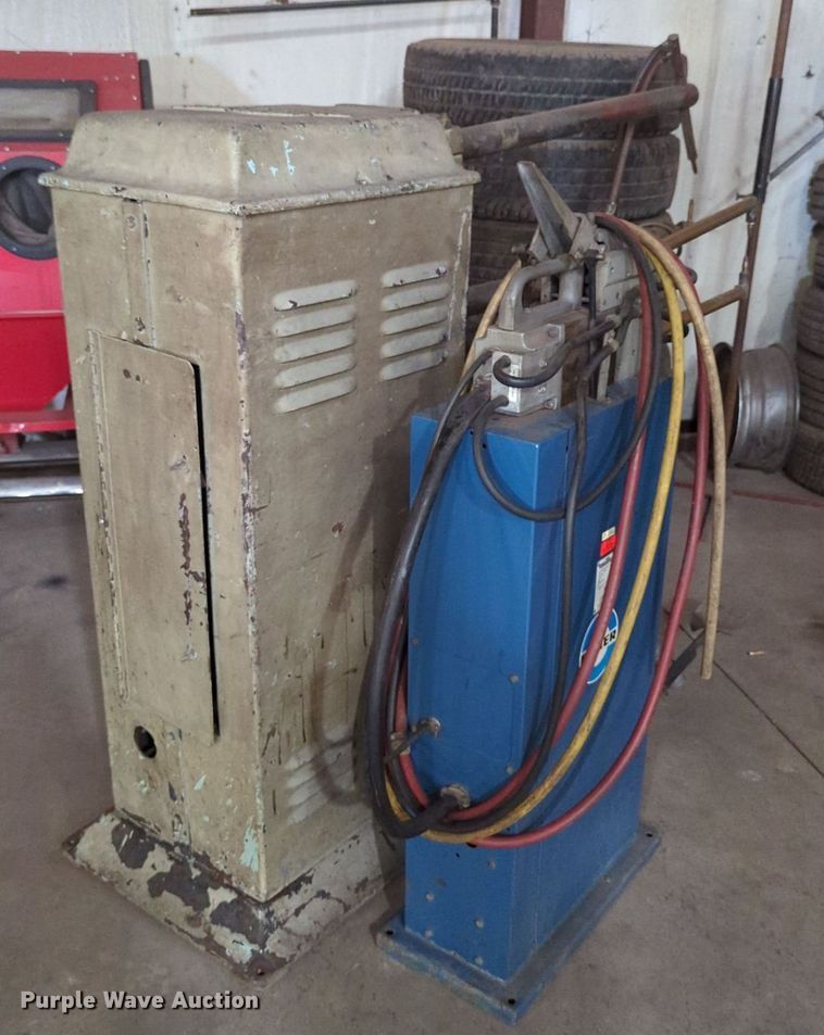 image for item LY9373 (2) spot welders