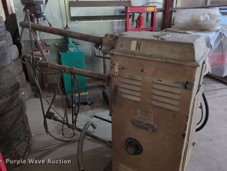 image for item LY9373 (2) spot welders