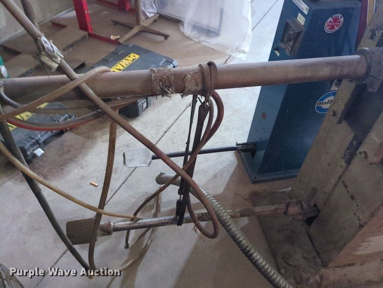 image for item LY9373 (2) spot welders