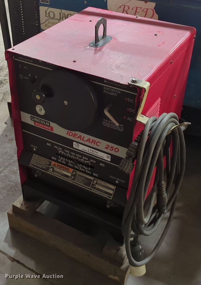 image for item LY9374 Lincoln Electric Idealarc 250  welder