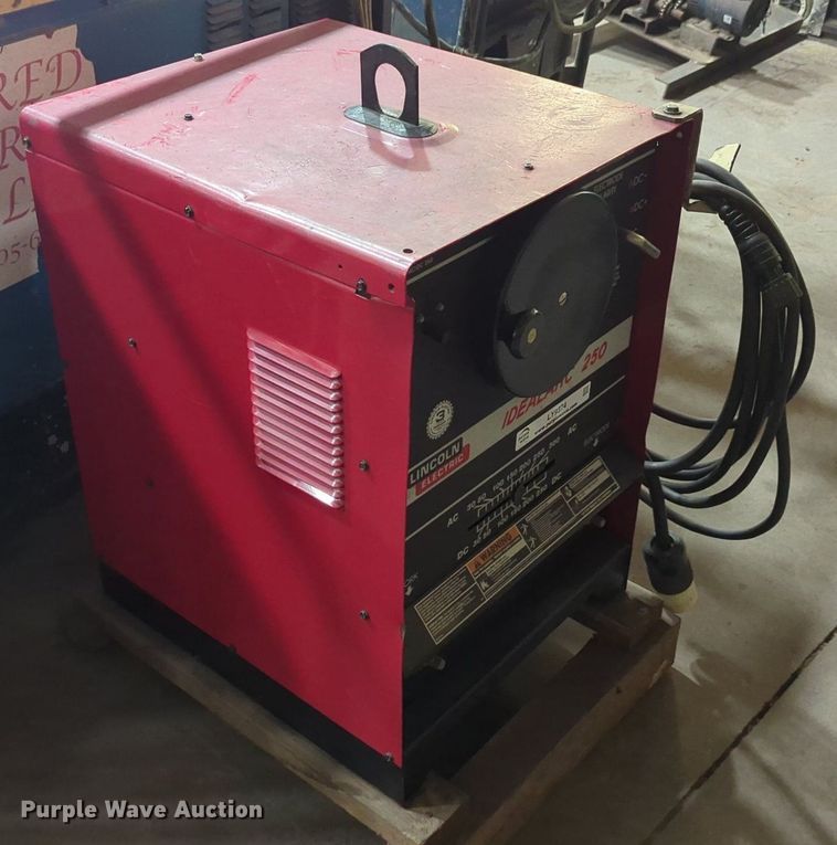 image for item LY9374 Lincoln Electric Idealarc 250  welder