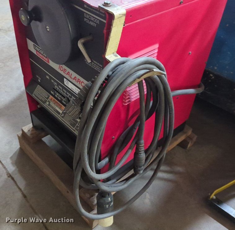 image for item LY9374 Lincoln Electric Idealarc 250  welder