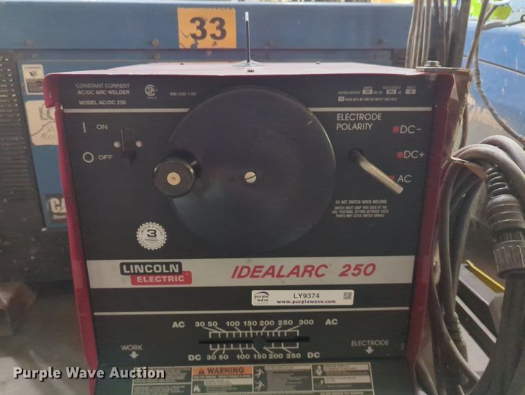image for item LY9374 Lincoln Electric Idealarc 250  welder
